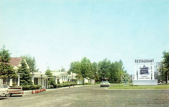 Colonial House (Koths, Best Value Inn) - Vintage Postcard (newer photo)